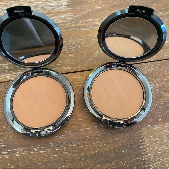 x2 Lise Watier Compact Foundation - Picture 4 of 5